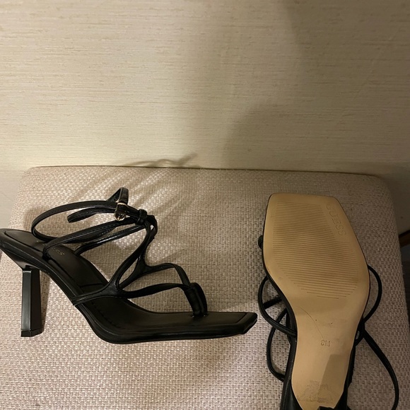 Guess dress sandals - Picture 3 of 9